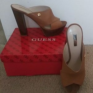 Shoe